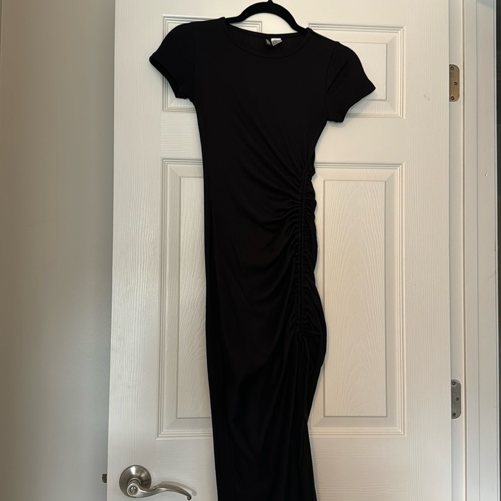 H&M black ruched ribbed dress